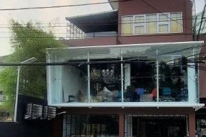 Sewa Ruang Usaha  3 lantai , Luas 750m2 di Terogong , Jakarta Selatan 