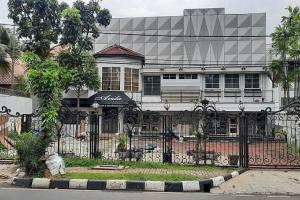 Disewakan per UNIT Ruang Usaha  di Metro Pondok Indah, Jakarta Selatan 