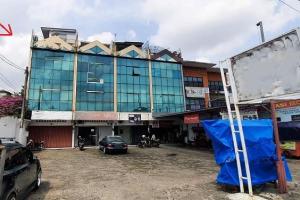 Dijual Ruko Furnished 3,5 Lantai ,Luas 236m2 di Jatiwaringin Raya   