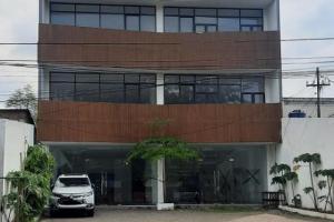 Dijual Ruko 3 Lantai , Luas 353m2 di Jl.  Pahlawan Revolusi, Jakarta Timur