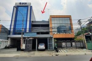 Dijual Toko dan Tempat Tinggal 3 lantai , Luas 636m2 di Bendungan Hilir Jakarta Pusat