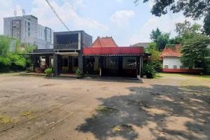 Disewakan Bangunan  Komersial 1 Lantai, Luas 800m2 di Rawamangun, Jakarta Timur