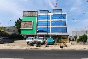 Disewakan Ruko 4,5 lantai di  Jl. Pahlawan Revolusi , Jakarta Timur
