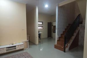 Dijual Rumah Cantik 2 Lantai Harga Bersahabat