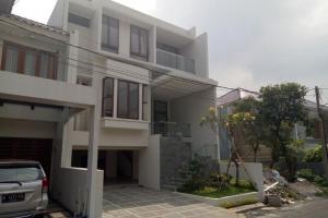 Cluster BARU, 3 Lantai, SHM, Swimming Pool di Antasari