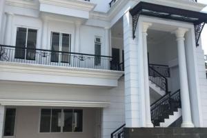 Town House 3 Lantai (Lift), Ready Stock, Swimming Pool di Jl. Lebak Bulus