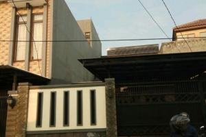 Rumah Baru, Minimalis, 2.5 Lantai di Cipete