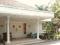Rumah Hook Di Tengah Kota Surabaya - The EdGe