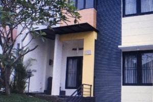 Rumah 2 Lantai, Fully Furnished di LIMO RESIDENCE