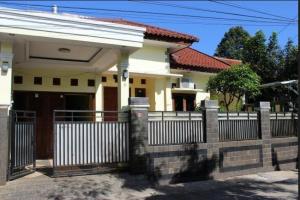 Rumah Nyaman dan Strategis di Beji Timur Depok