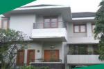Townhouse 3 Lantai, Semi Furnished, Swimming Pool di CILANDAK