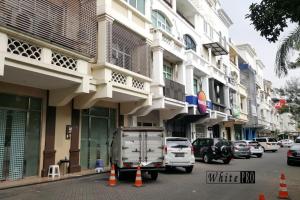 RUKAN GANDENG 2 HADAP JALAN RAYA