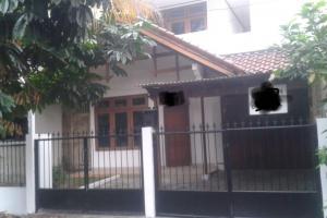Rumah 2 Lantai, Strategis di BUMI KARANG INDAH