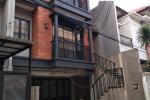 Rumah Baru Minimalis di Tebet Barat dengan Kolam Renang dan akses jalan 2 mobil