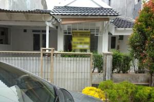 Rumah Asri, Nyaman &amp; Tenang di GRIYA CINERE 1