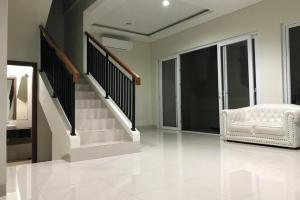 Rumah Baru Disewakan, Lokasi Strategis dan Nyaman dlm Cluster Lavanya Hills Residences