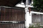 RUMAH DI JALAN UNTUNG SUROPATI SURABAYA PUSAT