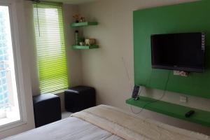 Orchard Type Studio Furnish Lantai 25