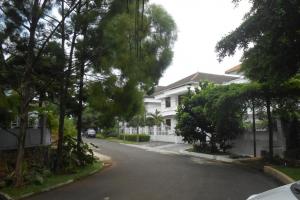 Rumah Mewah, Asri, Nyaman di Bukit Cinere Indah