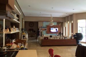 Rumah Lux Dijual, Fully furnish, Pool, Siap huni, Kualitas Bagus, Lok. Strategis Duren Tiga