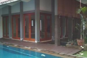 Rumah Mewah, Swimming Pool, Belakang Citos, Cilandak Tengah
