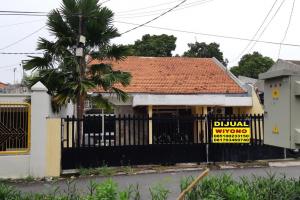 Rumah Tengah Kota Surabaya di Mojo Kidul Dekat RSUD dr. Soetomo