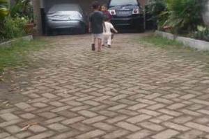 Rumah cocok untuk Hunian/Kantor, Strategis di Ceger, Cipayung, Jakarta Timur