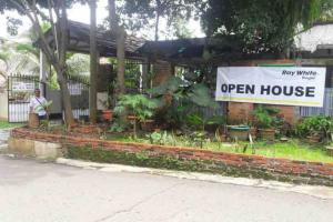 Rumah Besar di Lokasi Strategis Pajajaran