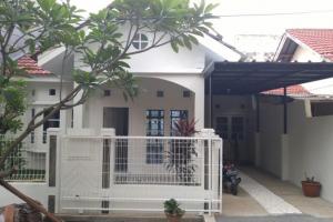 DIJUAL RUMAH DI TAMAN SERUNI GALAXY BEKASI