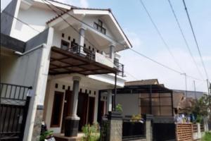 Rumah Second Cakep Banget Baru Renovasi di Pamulang Tanggerang Selatan