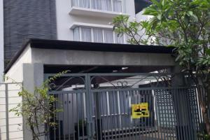 Rumah 3 Lantai, Strategis di CILANDAK