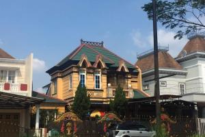 dijual rumah boulevard kota wisata 