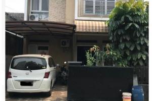 Rumah Second 2 Lantai Dijual Lingkungan Nyaman di Bukit Golf Cibubur