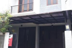 Rumah Baru 2 Lantai Dijual Asri dan Nyaman, Harga Terjangkau di Kemang Jakarta Selatan