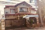 Rumah mewah, furnished, swimming pool, hadap utara, di pangkalan jati