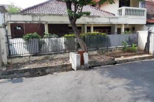 Rumah Second 2 Lantai Dijual Lokasi Strategis di Duren Sawit Jaktim
