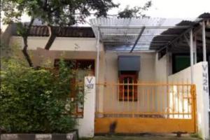 DISEWA RUMAH DI TAMAN BUARAN JAKARTA TIMUR