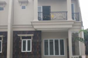 Rumah Baru Dijual Desain Modern dan Strategis Tanah Baru Depok 