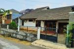 Rumah komplek di Jl. Margasatwa, dekat exit Tol Andara, Jakarta Selatan