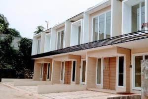 Townhouse Baru &amp; Cantik, One Gate System di Cinere