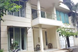 Rumah 2 Lantai, SHM, Swimming Pool, di Kemang, Jakarta Selatan