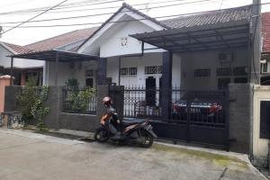 Rumah Second Dijual Cantik dan Strategis di Cimanggis Depok
