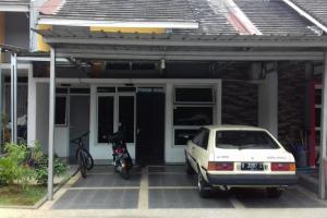 Rumah Second 2 Lantai Dalam Cluster Aman dan Nyaman di Kalisari Jaktim