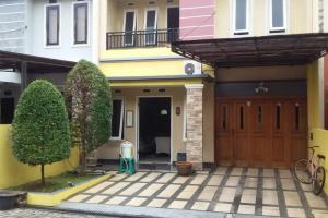 Rumah 2 Lantai, Bebas Banjir, Strategis, Griya Gandaria, Jagakarsa, Jakarta Selatan
