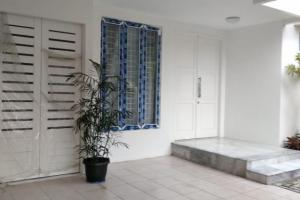 Rumah SHM, Semi furnished, Halaman depan, samping, belakang, Megapolitan Cinere Estate