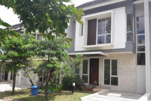 Rumah Baru Dan Siap Huni Di The Green BSD Serong