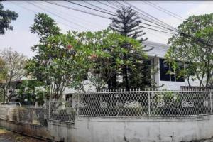 Sewa 3 Ruko Deret , Total Luas 1200m2  di Pejaten Barat, Jakarta Selatan