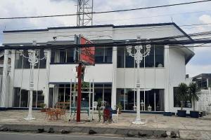 Disewakan Showroom 2 Lantai, 1000m2 di Radio Dalam , Jakarta Selatan